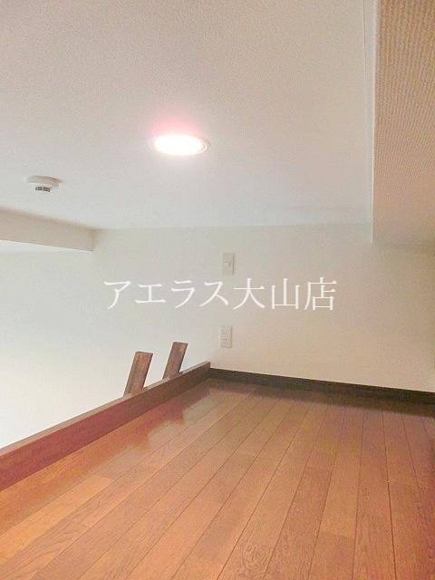 Other room space. loft