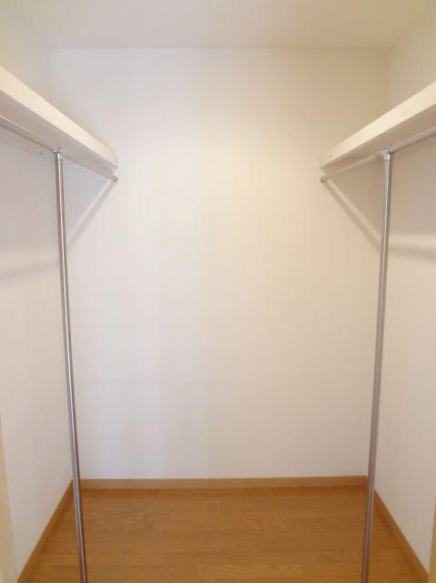 Receipt. There longing of walk-in closet all room storage