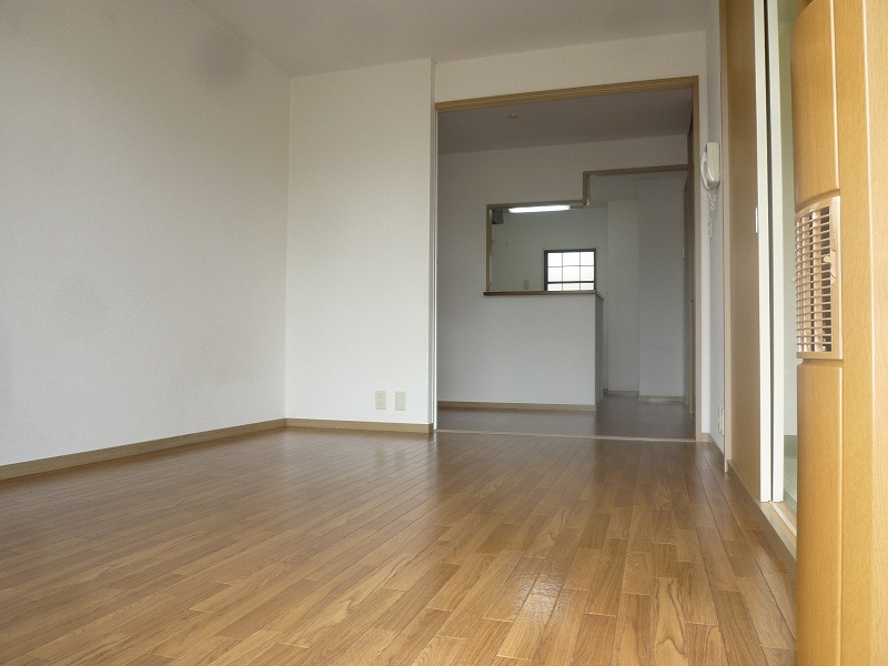 Living and room. Western-style 6 Pledge