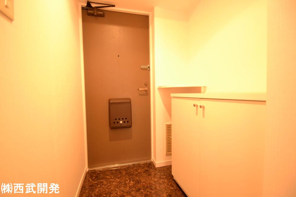 Entrance. Local (12 May 2013) Shooting