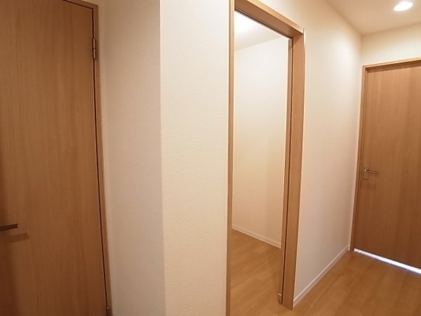 Receipt. Walk-in closet