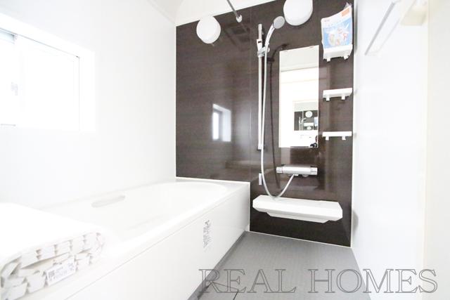 Bathroom. Indoor (10 May 2013) Shooting 15 Building