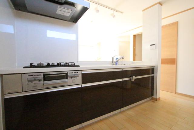 Kitchen. Indoor (10 May 2013) Shooting 9 Building