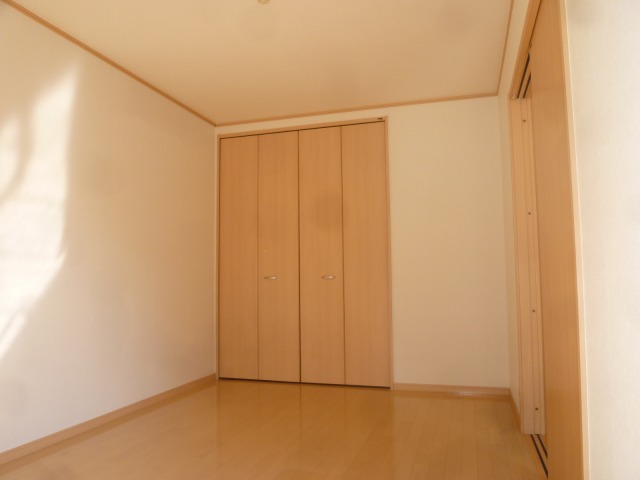 Living and room. Western-style 6 Pledge