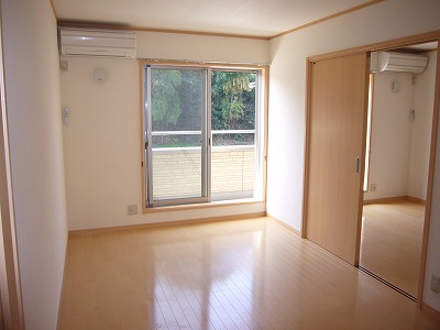 Living and room. Western-style 6 Pledge