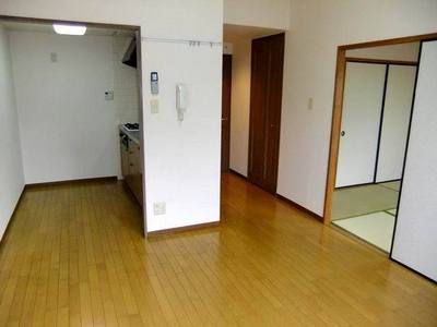 Living and room. LDK (flooring)