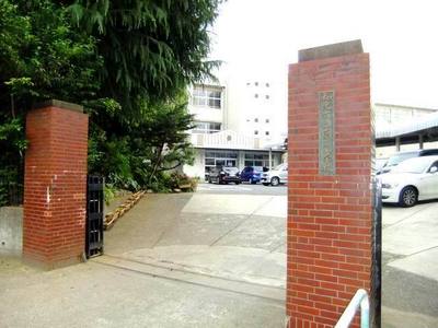 Primary school. 220m to Wako stand third elementary school (elementary school)