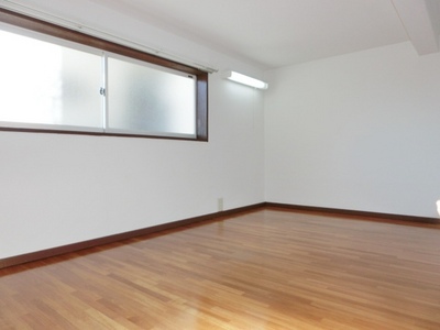 Other room space. Window in the loft! 