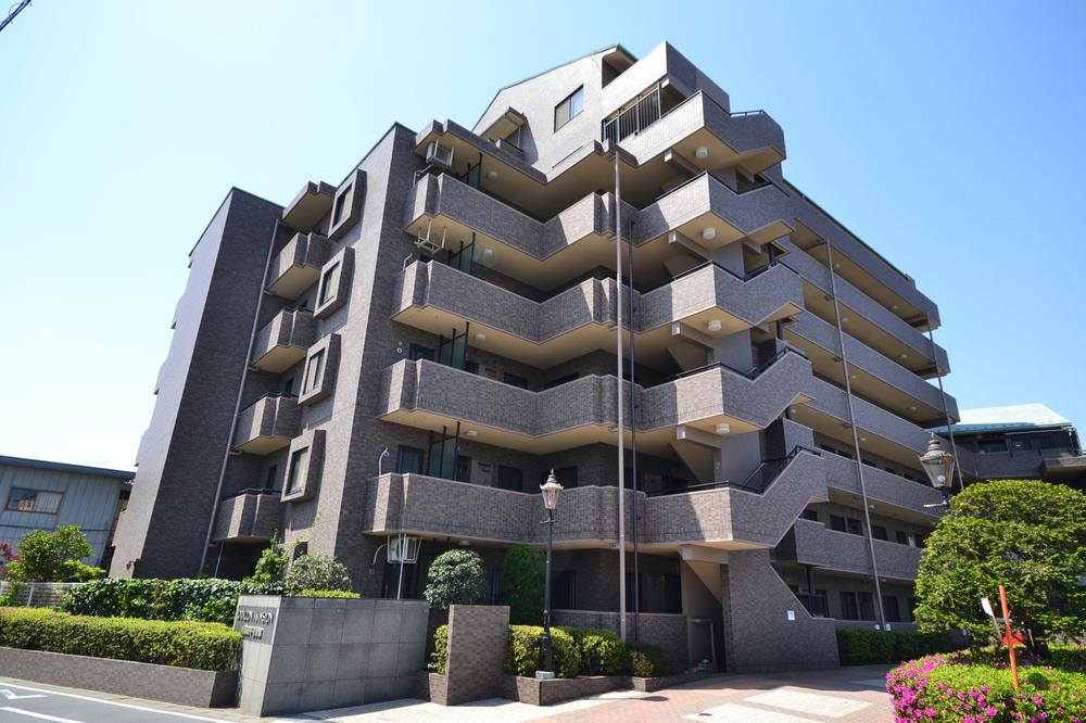 Local appearance photo. Local (10 May 2013) Shooting