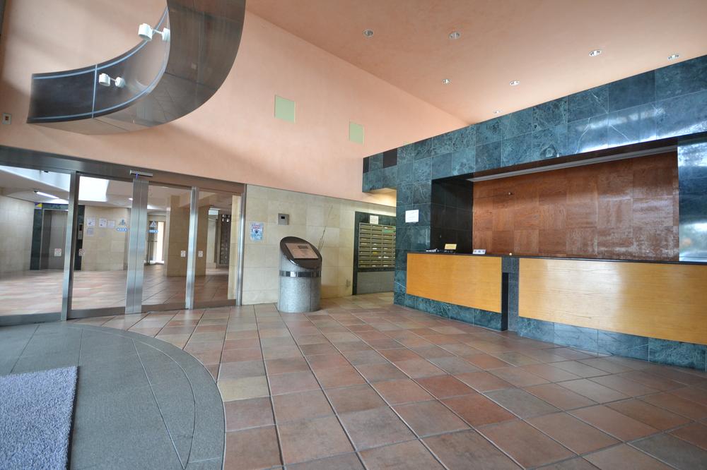 Entrance. Common areas