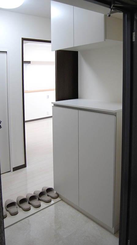 Entrance. Entrance of the steps there is no barrier-free