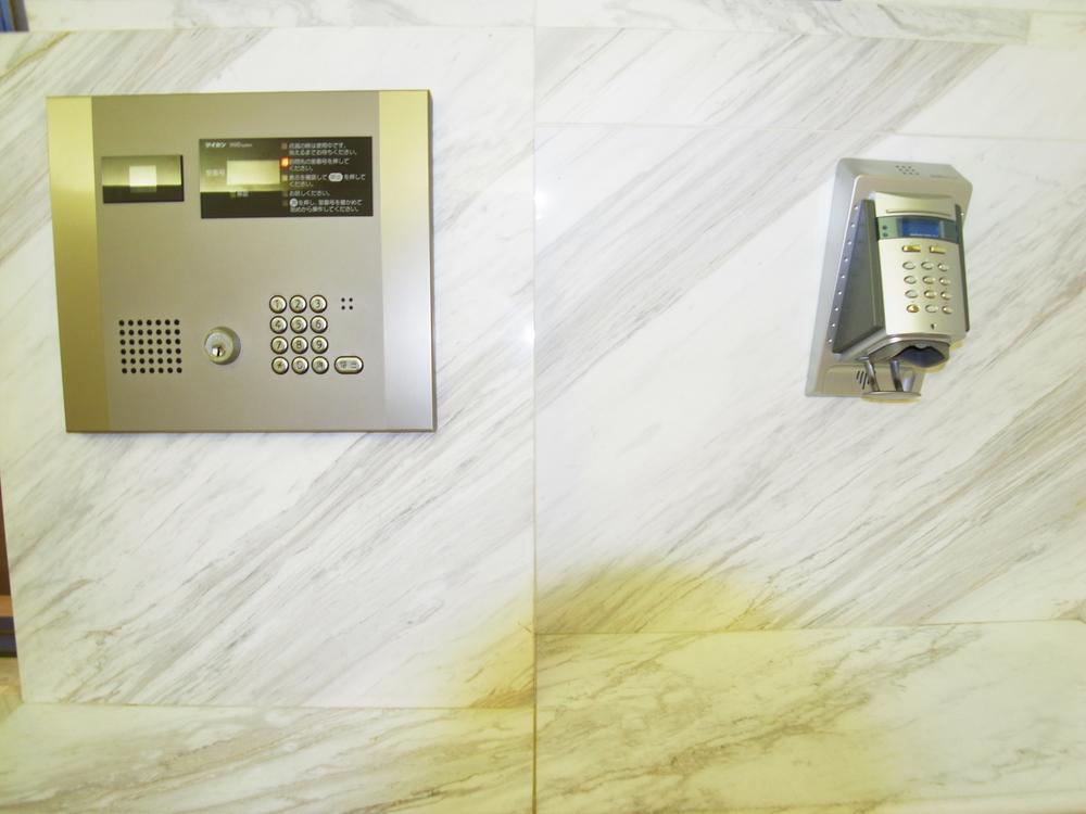 Other common areas. Common areas auto lock ・ Vein authentication system