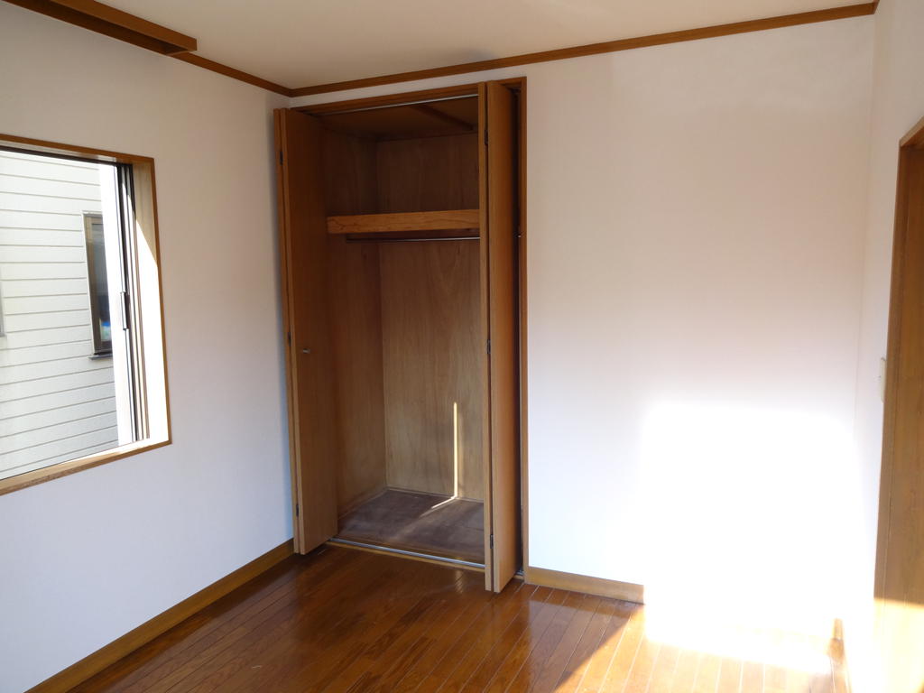 Receipt. All room with storage!