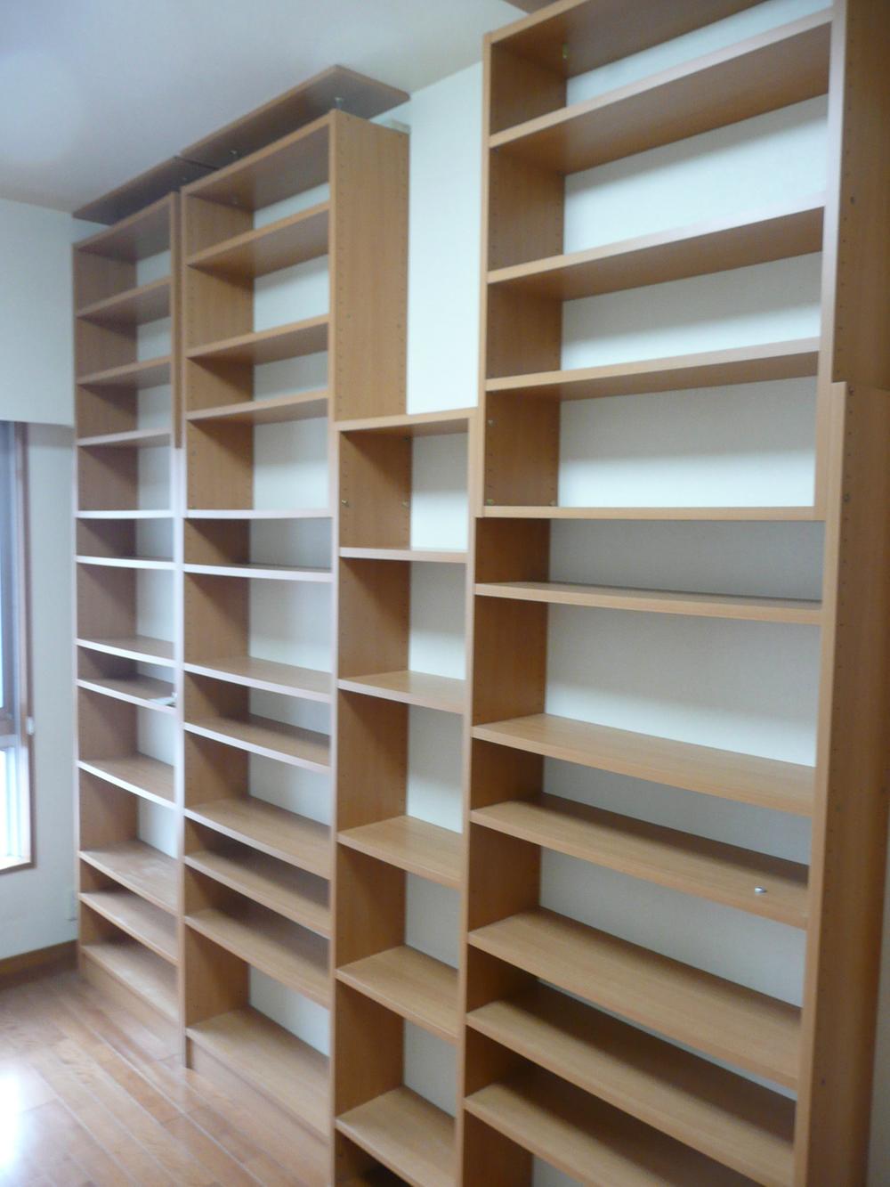 Non-living room. Western-style 1 bookshelf