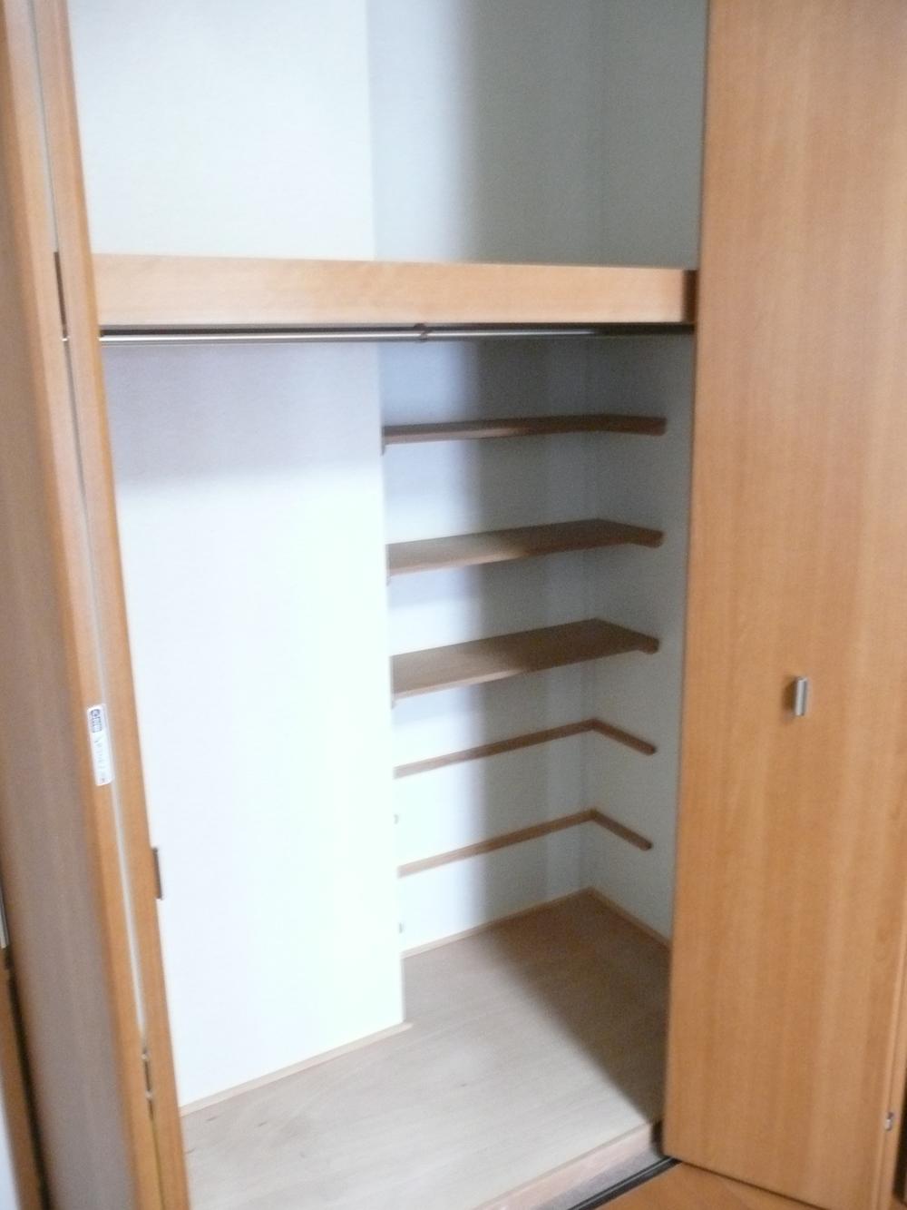 Receipt. Western-style 2 storage