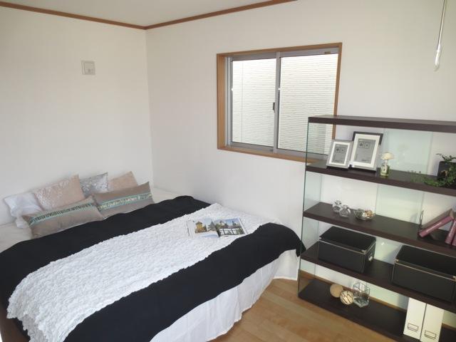 Non-living room. Master bedroom (12 Building)