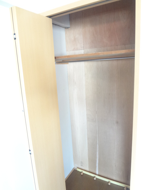 Receipt. Convenient closet type