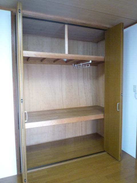 Receipt. Housed large capacity of surprise.