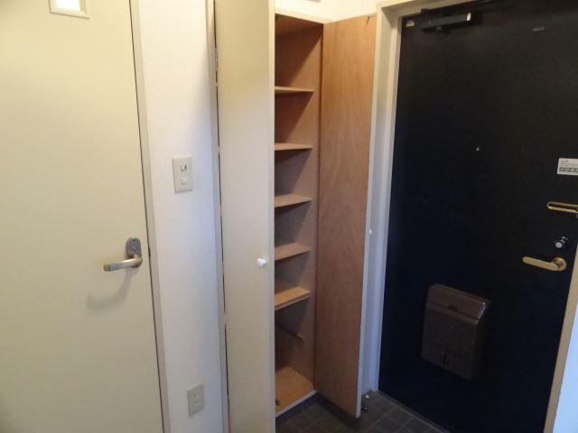 Entrance. Cupboard