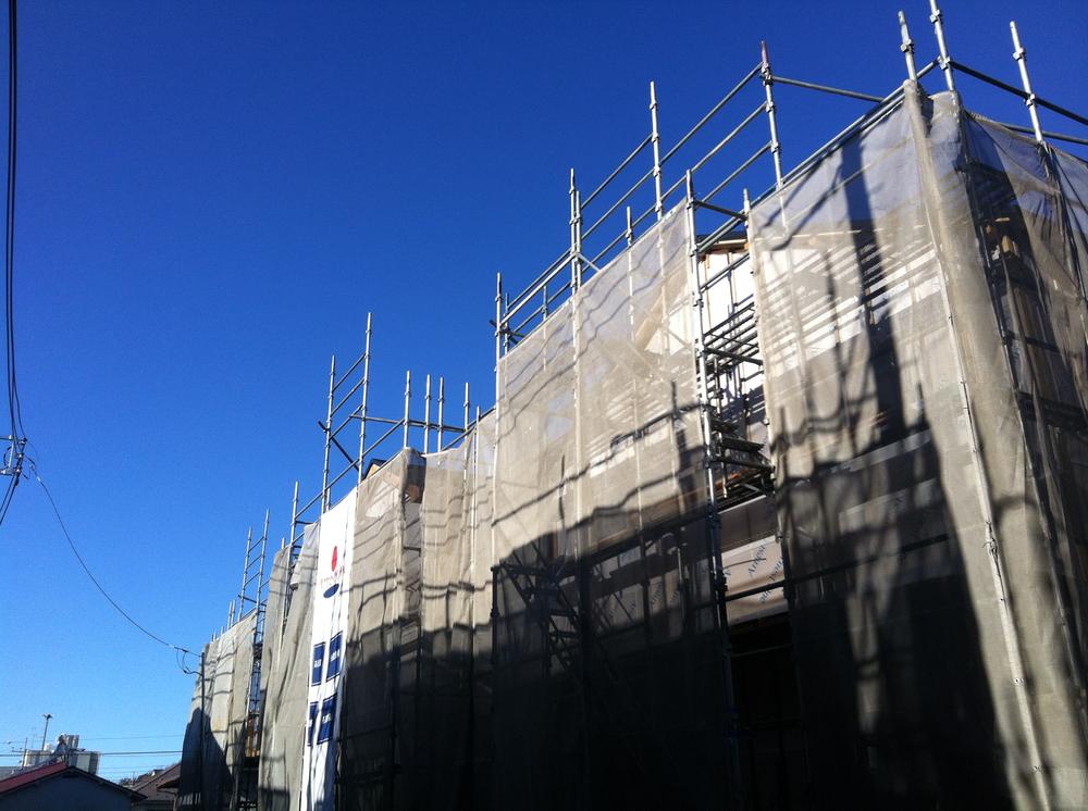 Local photos, including front road. Local (12 May 2013) Shooting