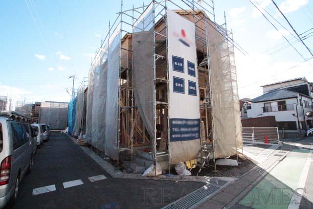 Local appearance photo. Local (12 May 2013) Shooting