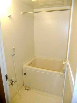 Bath. Bathroom that can Reheating with a bathroom dryer