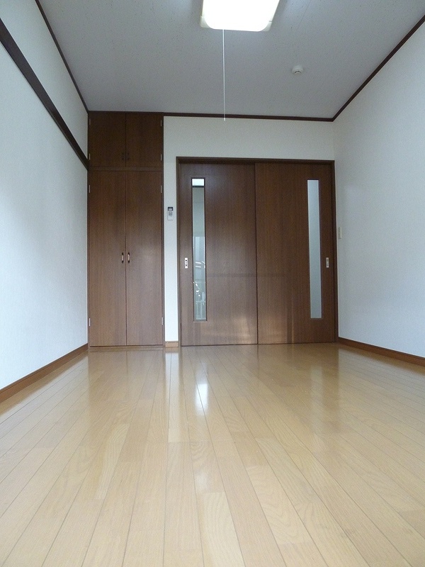 Other. Another, Room image