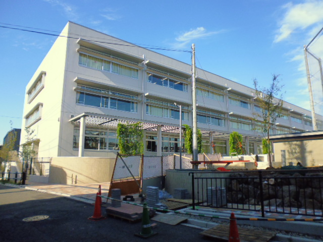 Junior high school. 895m until Itabashi Akatsuka second junior high school (junior high school)
