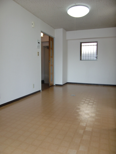 Living and room. Equipment, etc., There is a slightly different.