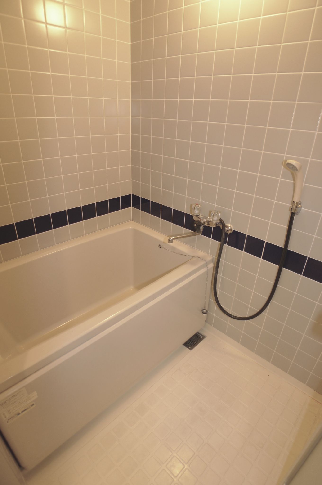 Bath. Bathroom parts