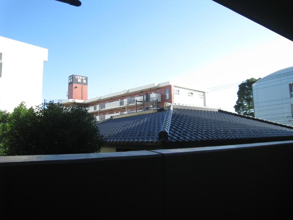 View photos from the dwelling unit. View from the site (October 2013) Shooting