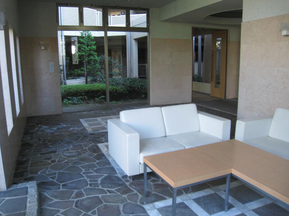 Other common areas. Entrance part