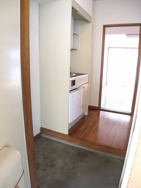 Entrance. Spacious entrance with Laundry Area!