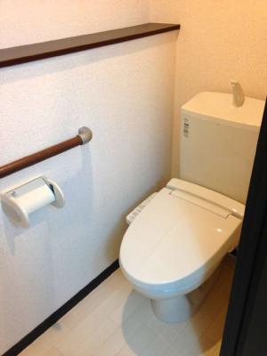 Toilet. Toilet with a comfortable warm water washing toilet seat