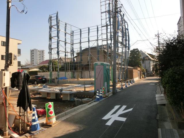 Local photos, including front road. Local (12 May 2013) Shooting