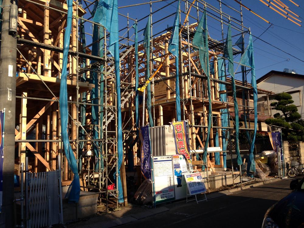 Local photos, including front road. Local (11 May 2013) Shooting