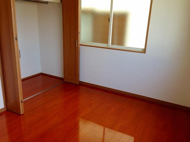 Non-living room. Indoor (12 May 2013) Shooting