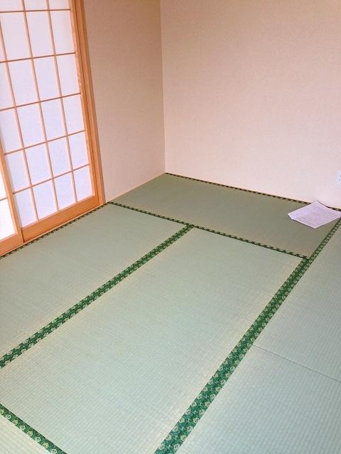 Non-living room. Indoor (12 May 2013) Shooting