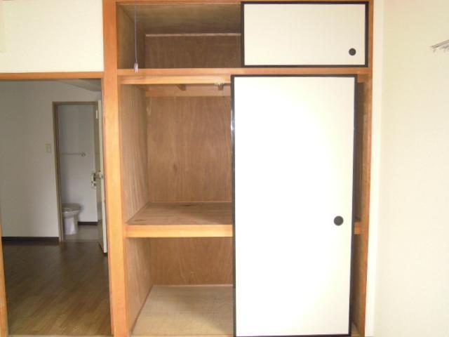 Receipt. Closet upper closet with.