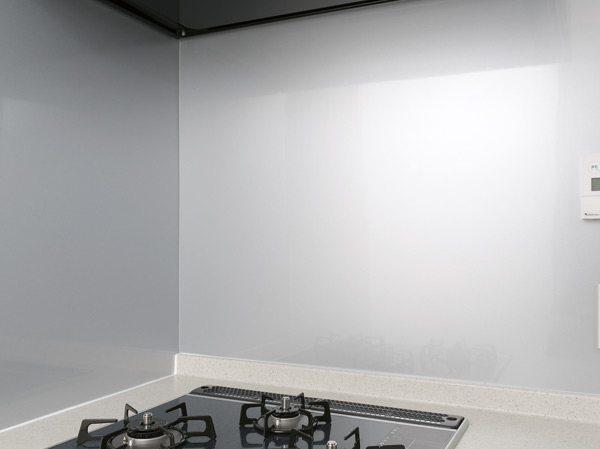 Kitchen.  [Stove before panel] Before stove easily marked with water wings and oil stains, It has adopted the kitchen panel. Less joint, Also making it easier to wipe off dirt.