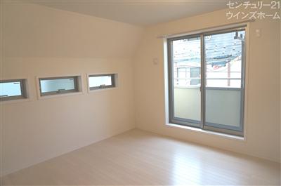 Same specifications photos (living). Example of construction