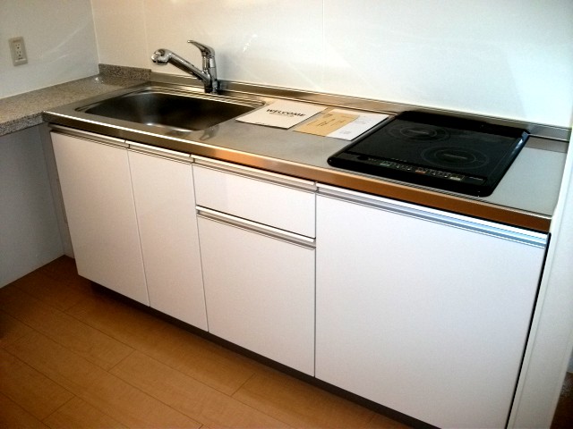 Kitchen. Easy even cleaning in the IH system kitchen! 