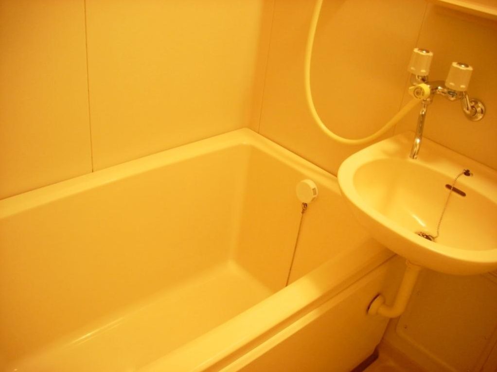 Bath. Caring for easy 3-point unit