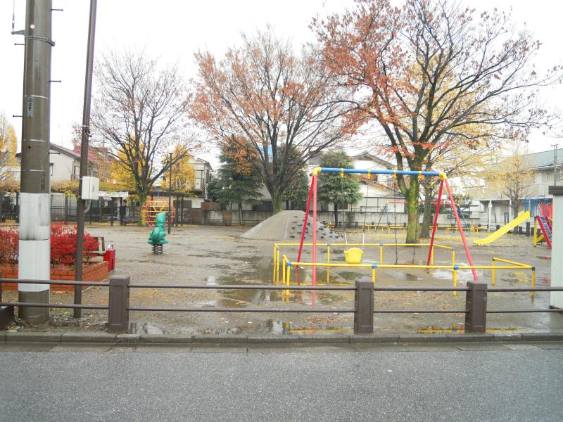 Other local. Nakanomiya park About 60m