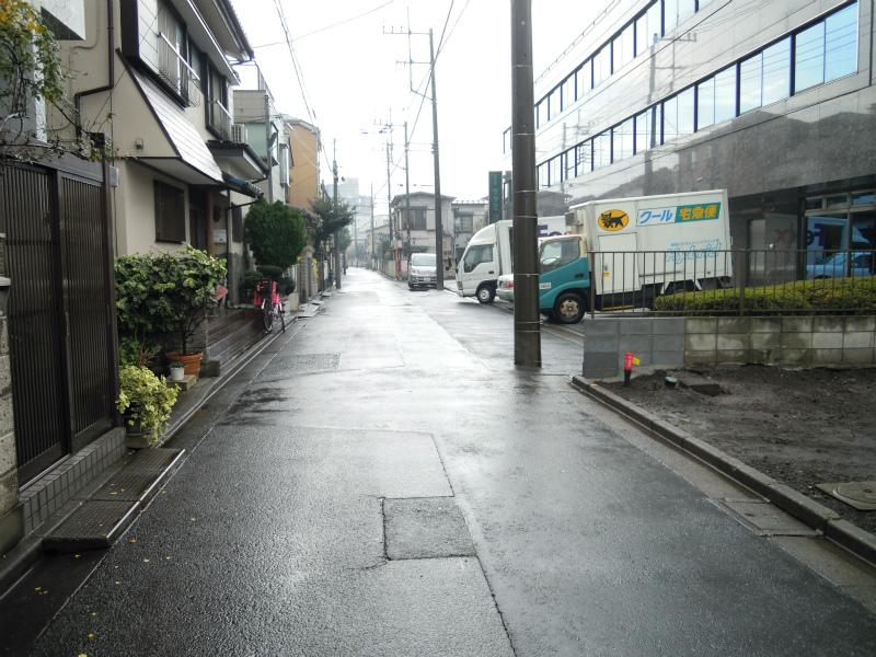 Local photos, including front road. Local (12 May 2013) Shooting