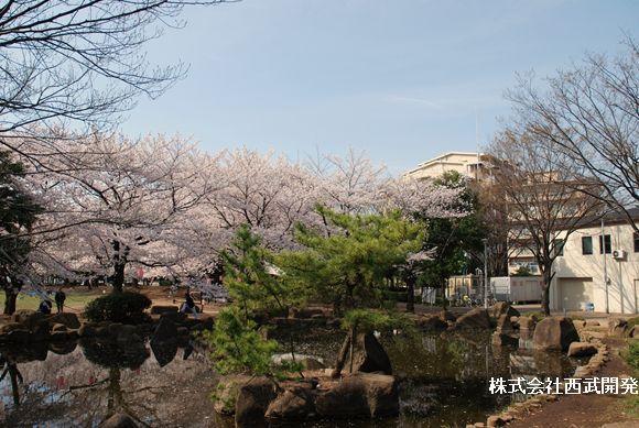 park. And extend the little feet, There is a bracken citizen park. It is try to put in a walk or marathon course ・  ・  ・ . When the report seems to be able to barbecue. 