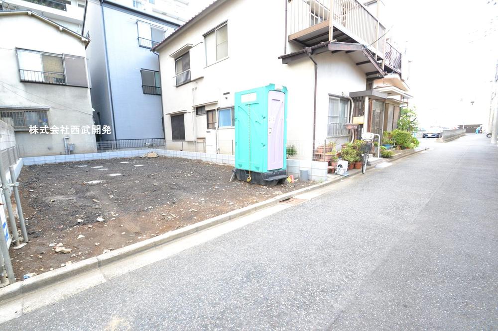 Local photos, including front road. Local (August 2013) Shooting