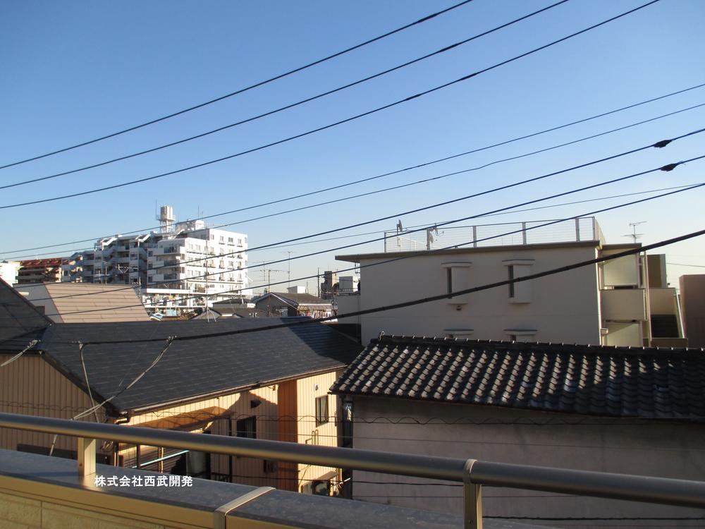 View photos from the dwelling unit. View from the site (November 2013) Shooting