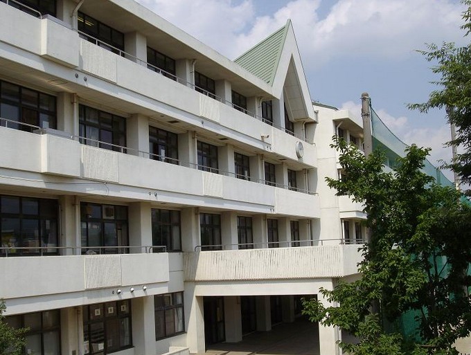 Junior high school. 508m to Warabi Tatsuhigashi junior high school (junior high school)