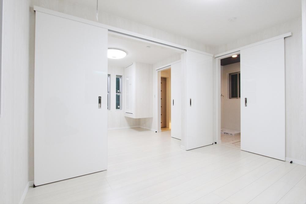 Non-living room. Western-style (11 May 2013), shooting 6 quires more Western-style 2 room ☆ You can change the free floor plan to match the spacious also become the main bedroom lifestyle of 12.51 Pledge by a movable partition